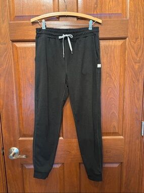 VUORI 27” Performance Jogger Small Tall